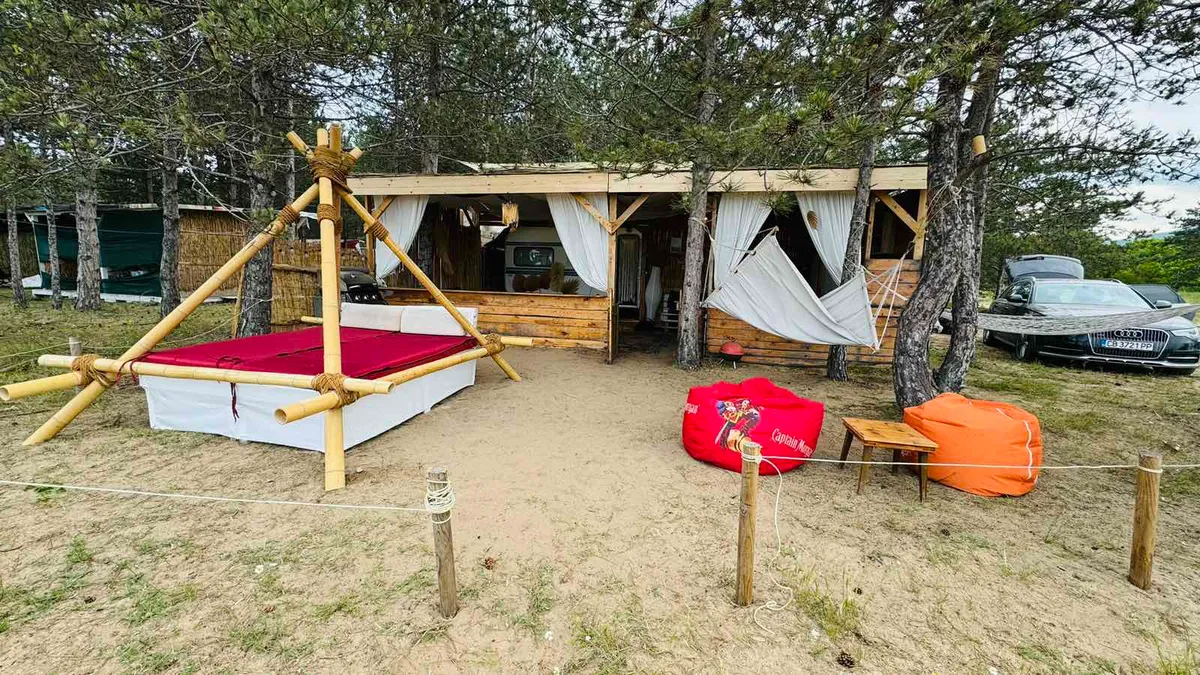ZAMA Beach Caravan
