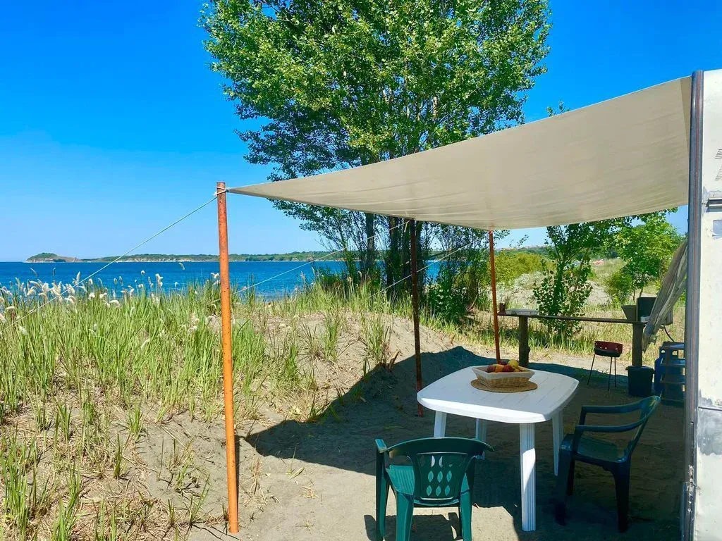Meadow Camp 3 (Romance) – Beachfront Sea View
